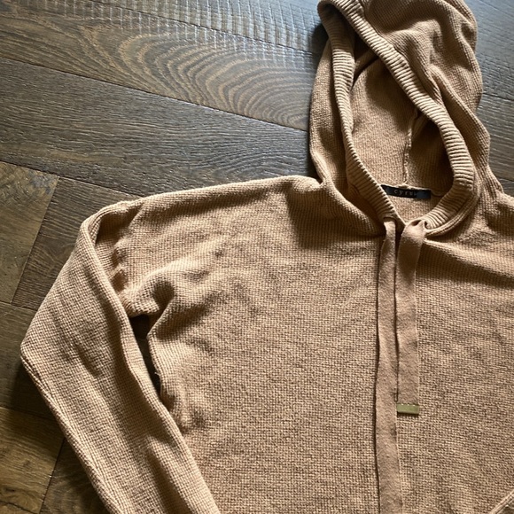 Cropped hooded “Cyrus” cropped sweater - Picture 3 of 3